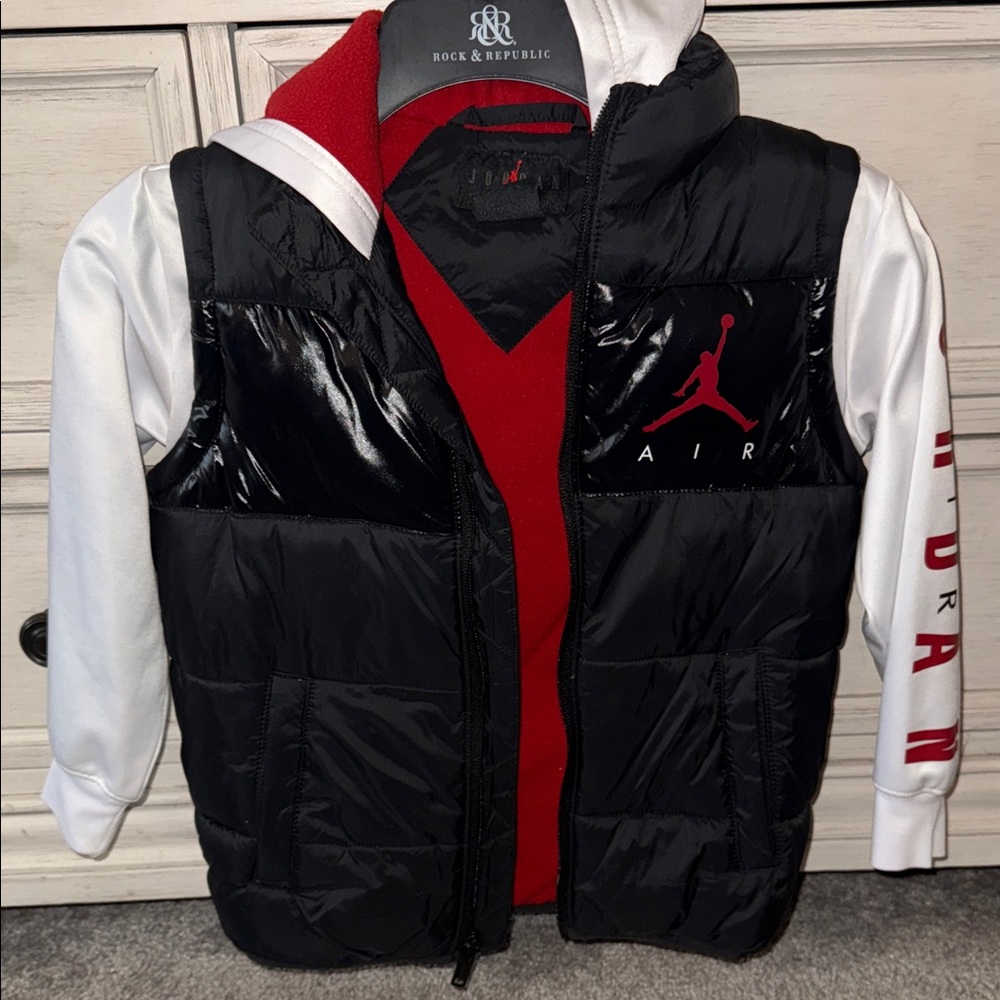 Jordan Black Puffer Vest for boys